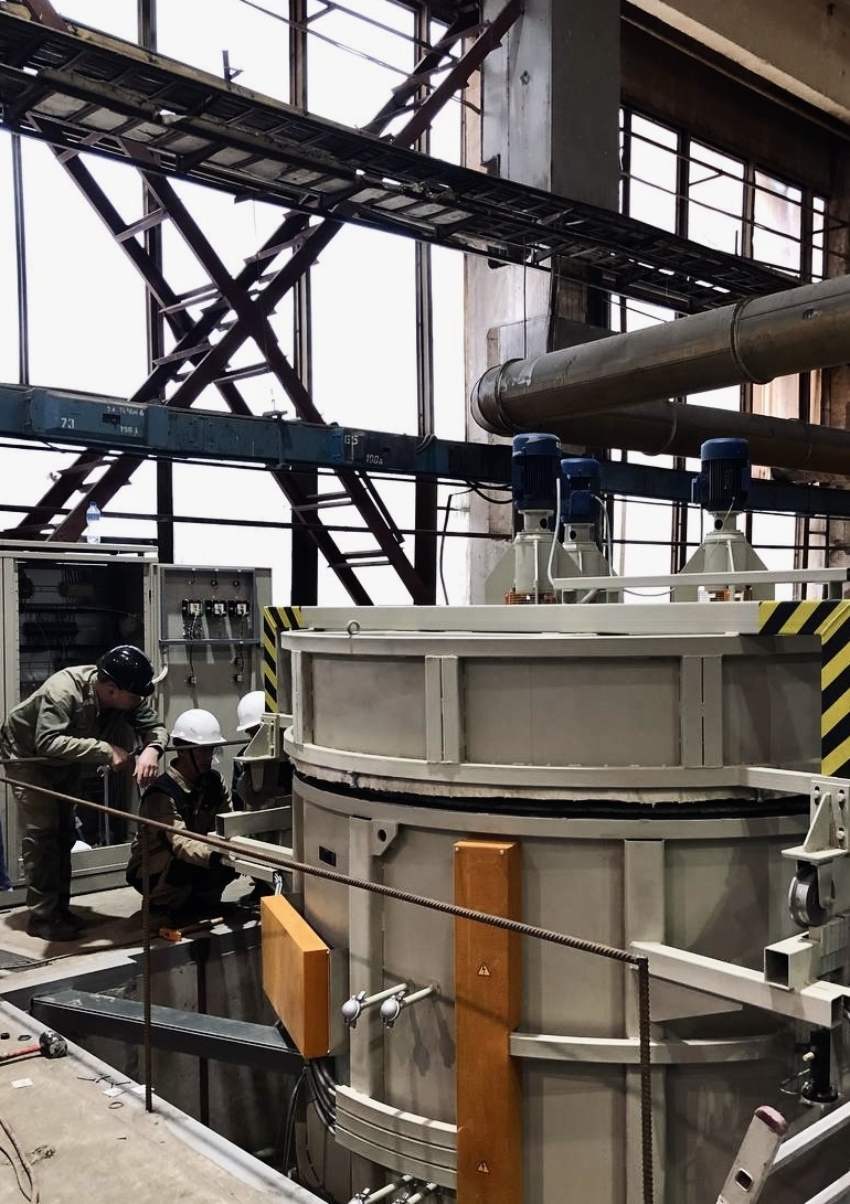 Монтаж и запуск шахтной печи для термообработки и нагрева деталей перед поковкой металлических изделий